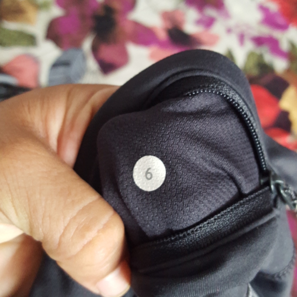 Lululemon Inspire Crop - Picture 8 of 9